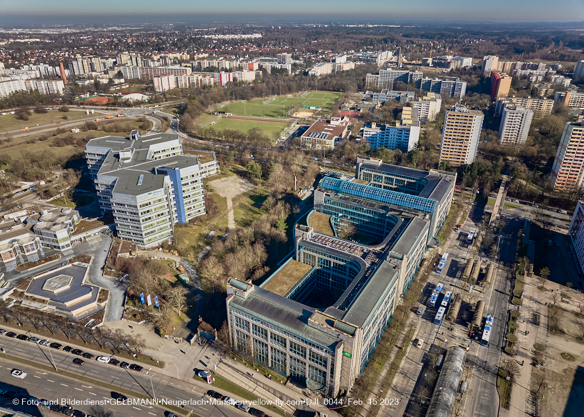 15.02.2023 - Perlach Plaza - Rentenversicherung - SHAERE - Allianz in Neuperlach